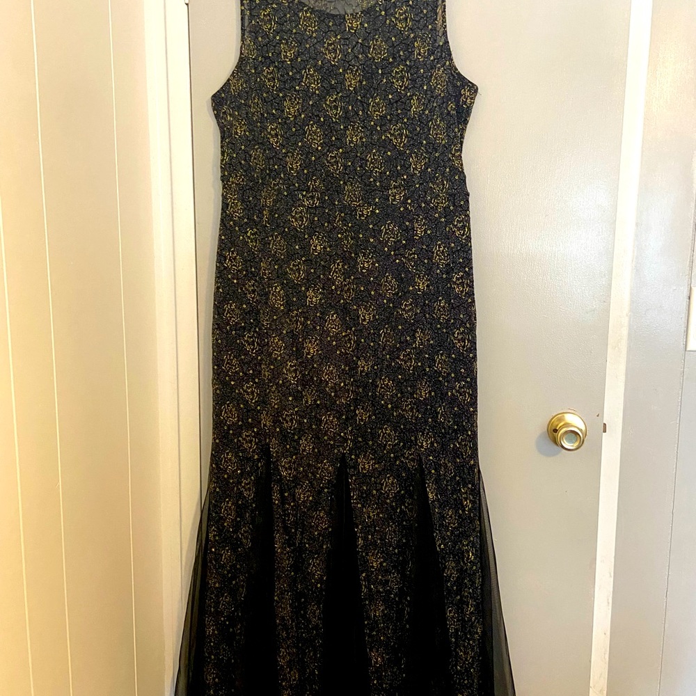 Formal Dress Size 2X Prom, Wedding, Party Black/Gold /Tulle